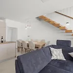 4 Bedroom Awesome In Ferienhaus