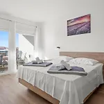 4 Bedroom Awesome In