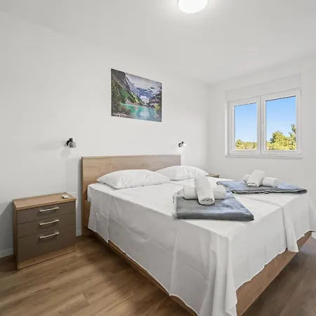 펜션 4 Bedroom Awesome In *