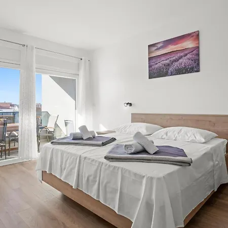 4 Bedroom Awesome In