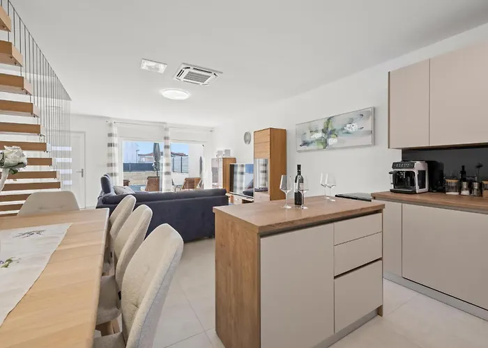 4 Bedroom Awesome In Srima