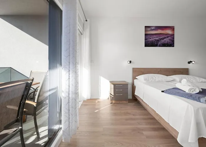 4 Bedroom Awesome In *