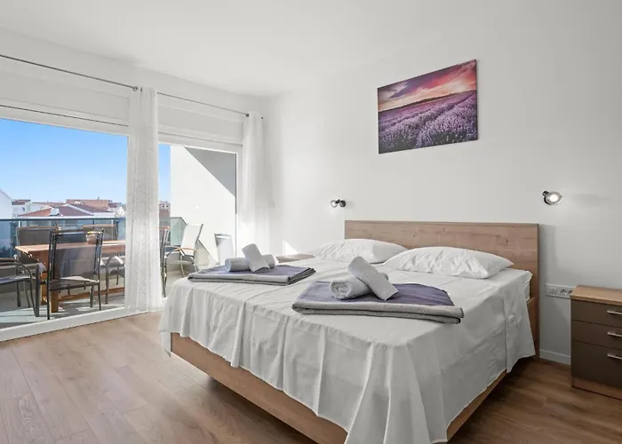 4 Bedroom Awesome In