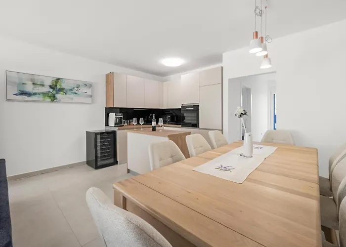 4 Bedroom Awesome In Vakantiehuis