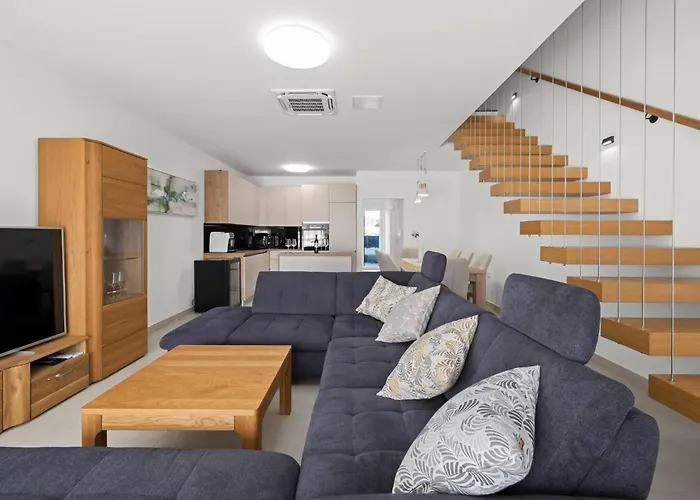 4 Bedroom Awesome In Srima