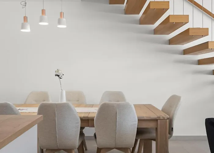 4 Bedroom Awesome In Vakantiehuis Srima