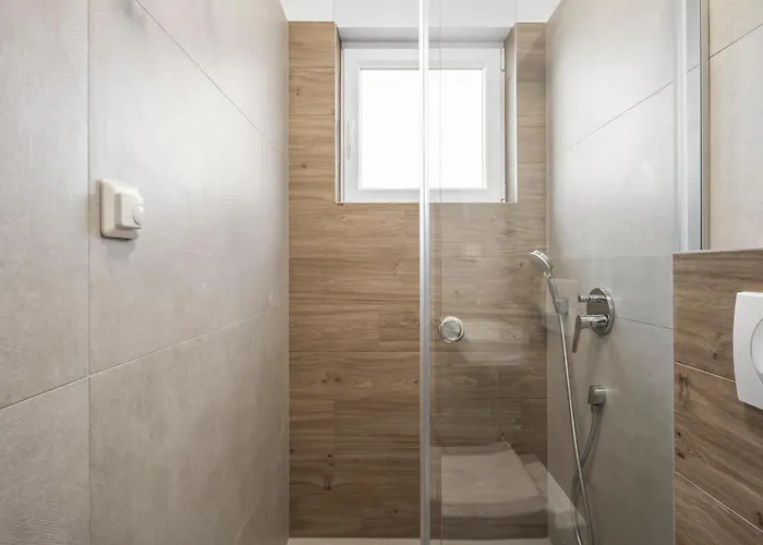 Vikendica 4 Bedroom Awesome In